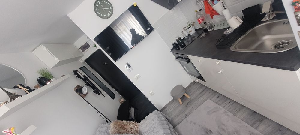 Vând garsoniera total utilata!!