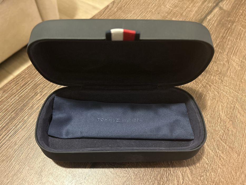 Слънчеви очила Tommy Hilfiger