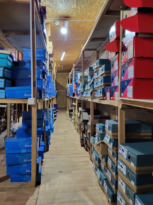 Продам тд кристал  1200 м кв в самом центре