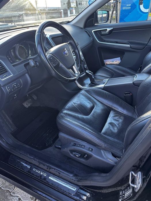 Volvo XC60 Summum  2.0 motor in 5 cilindri !!