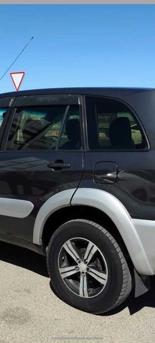 Автомобиль Toyota Rav 4