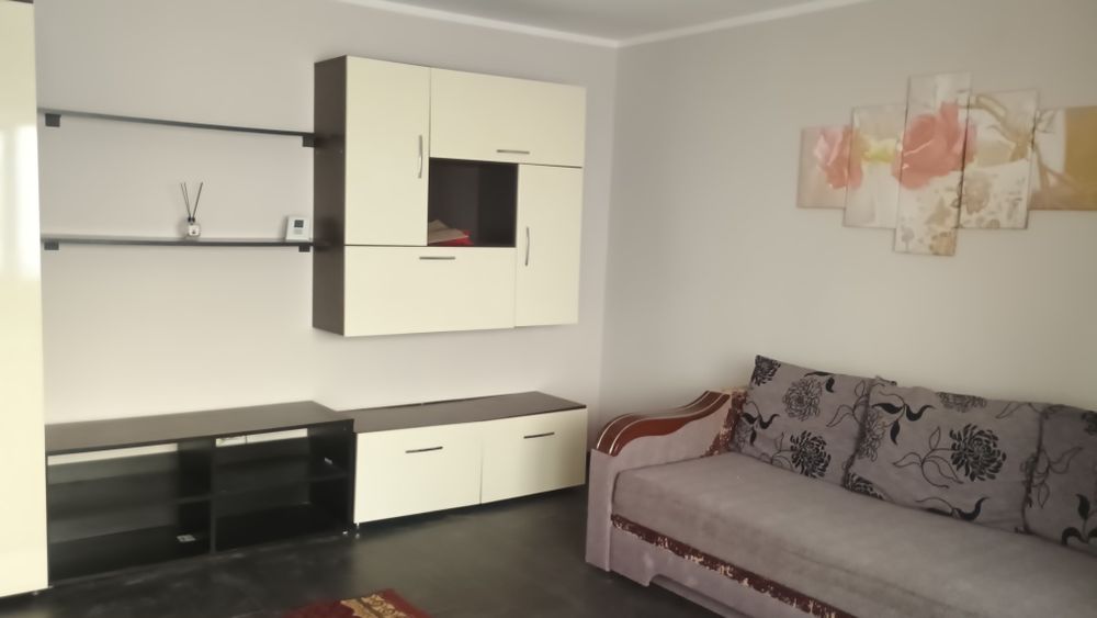 Închiriez apartament G.Enescu-Mobila