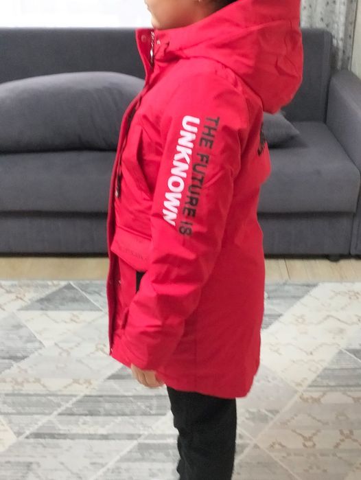 Куртка для девочки  в хорошем состоянии