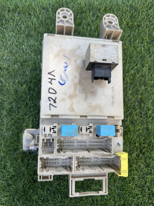 Блок предохранителей в салоне Prado 120