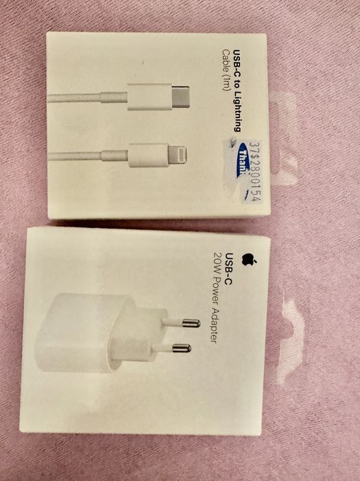 Incarcator iohone  original si cablu original!