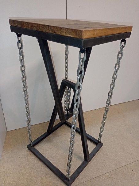 Ливитирующий стол и стулья