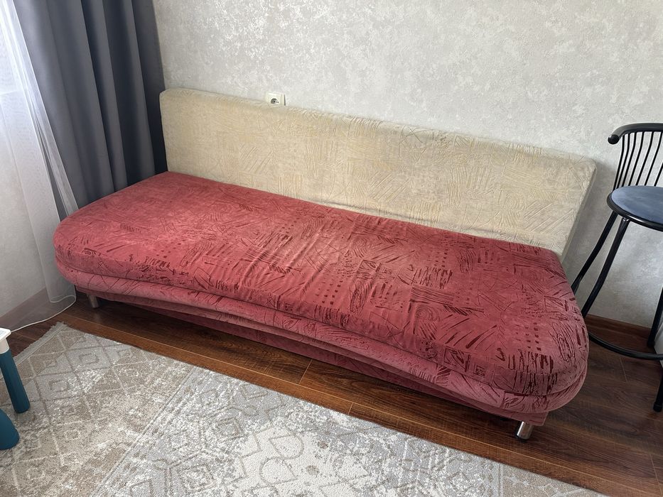 Продам диван 1.90 см без подушек