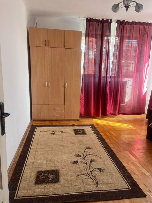 Închiriere apartament la casa
