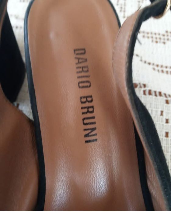 Маркови сандали на Dario Bruni