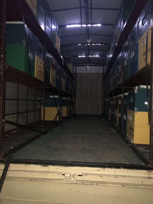 Camion apicol (90 stupi capacitate) Volvo FL6 11 tone