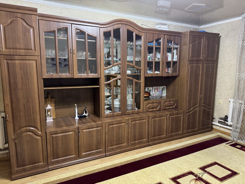 Продам Стенку 4х2.20