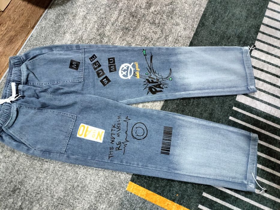 Продам новые джинсы классные, современные.