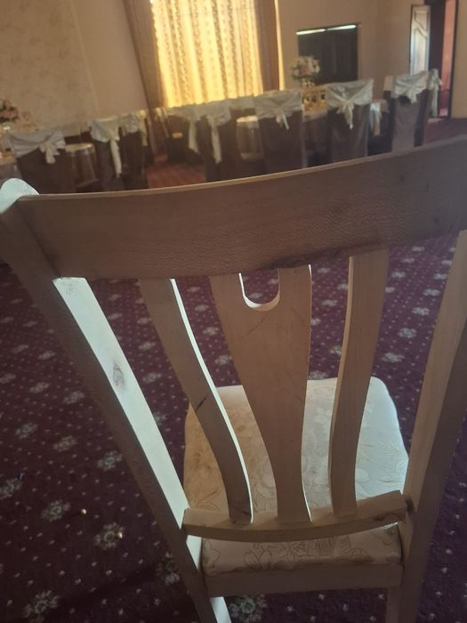 Стул сотилади чинордан ясалган