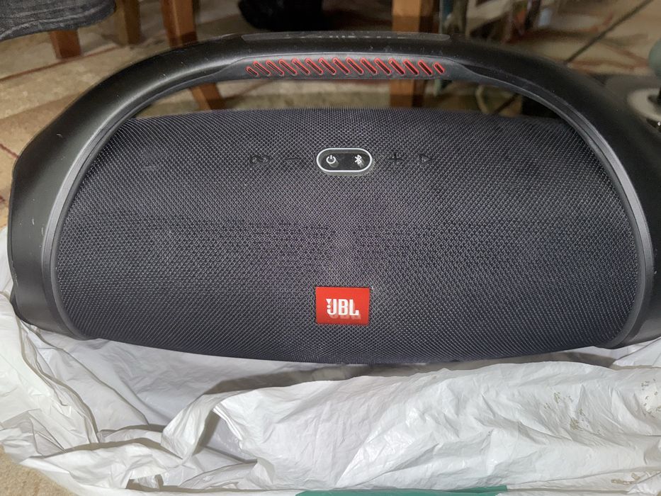 JBL Boombox 2 Review