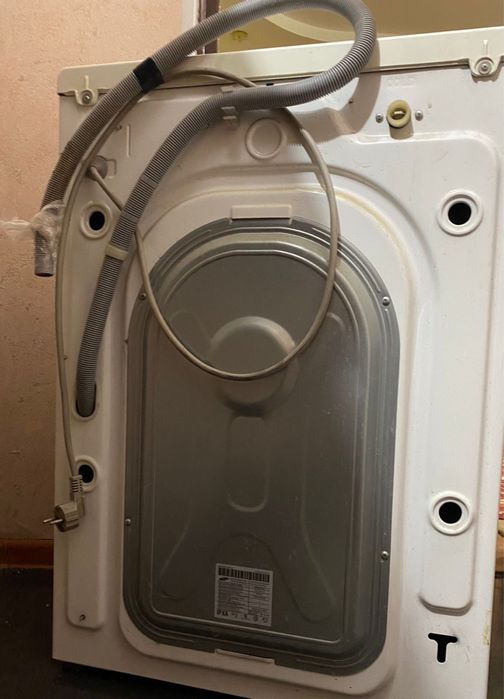 Продам стиральную машину !