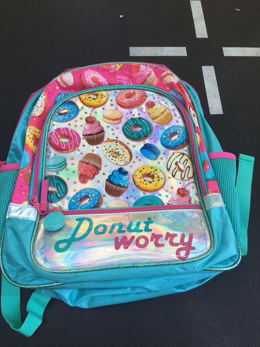 Не използвана раница за училище без забелешки