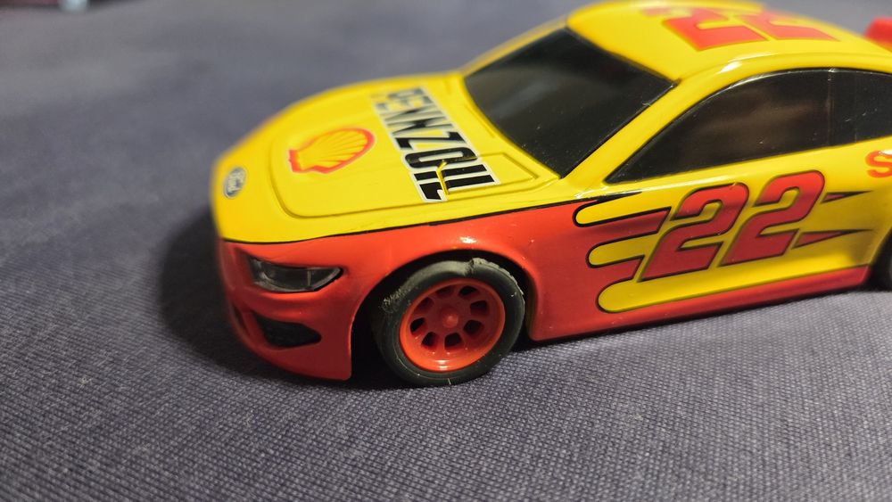 Продавам използвани колички Hotwheels, Matchbox, Maisto, Welly в различни мащаби