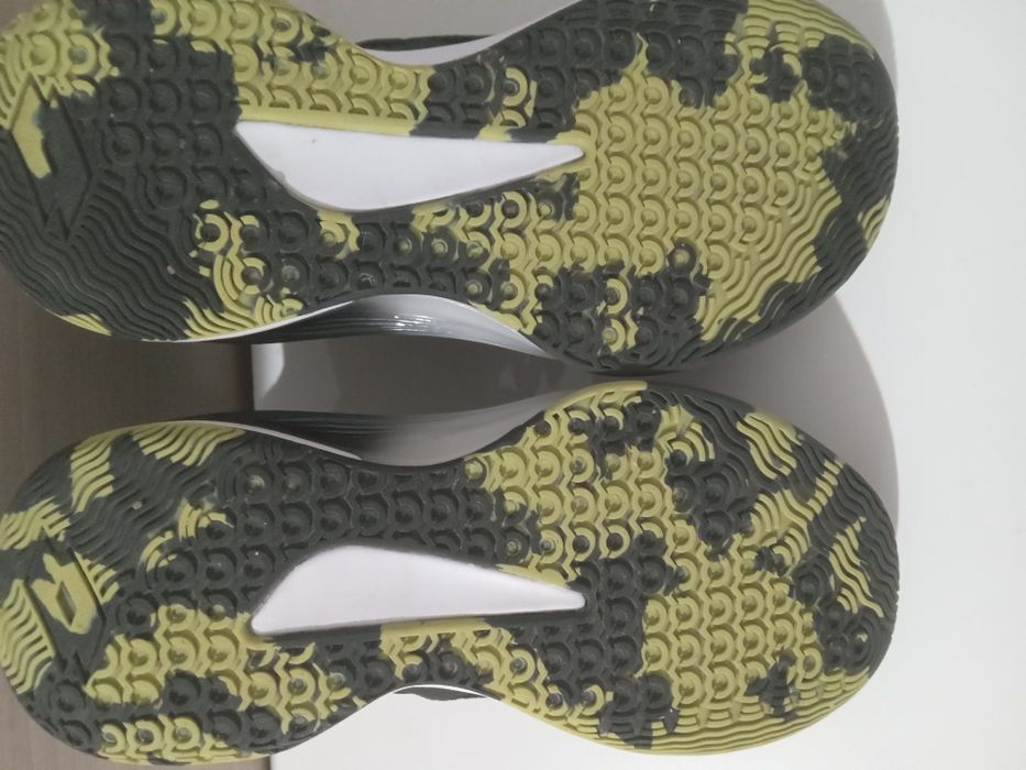 Баскетбольные кроссовки