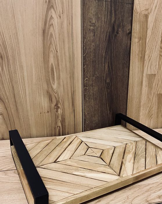 Поднос, който впечатлява – артистична ръчна изработка