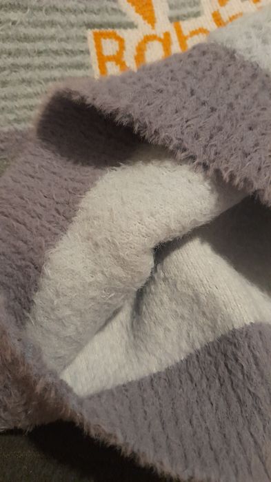 Детский свитер продам