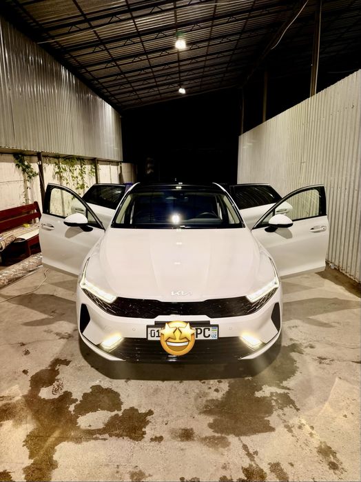 Продоеться новая Киа К5