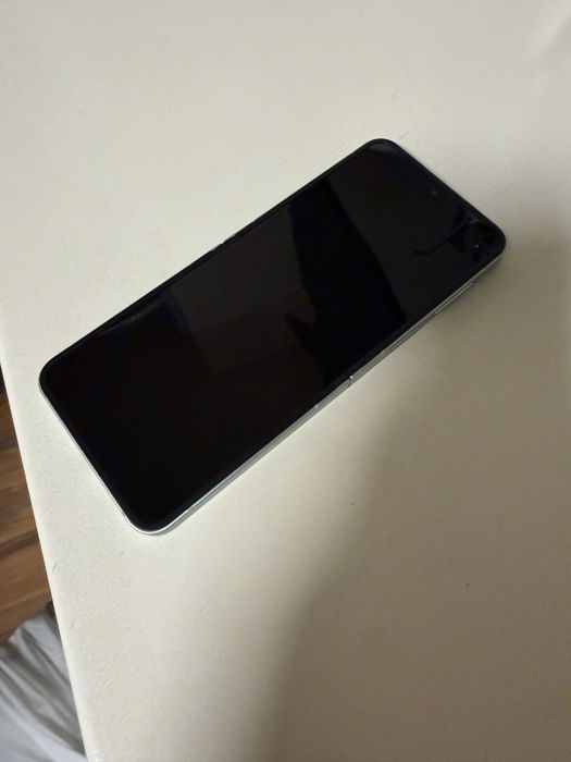 Samsung Flip6 Мобилен телефон