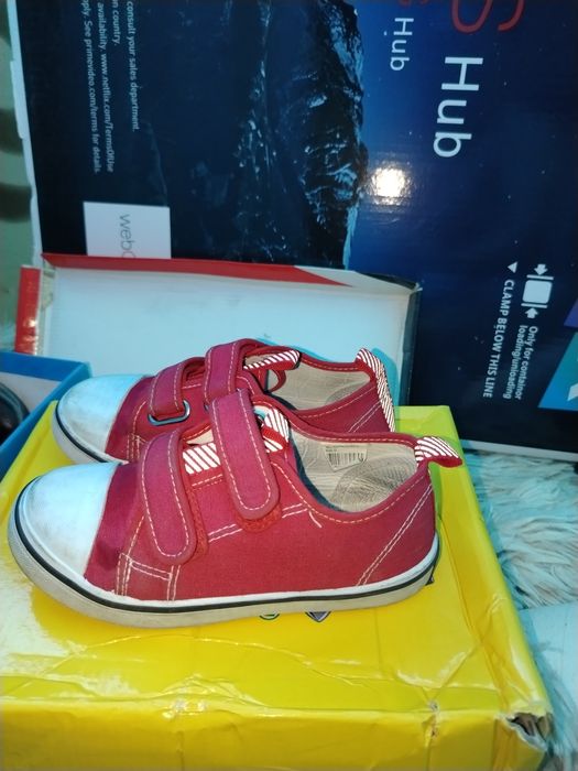 Продается уни кеды