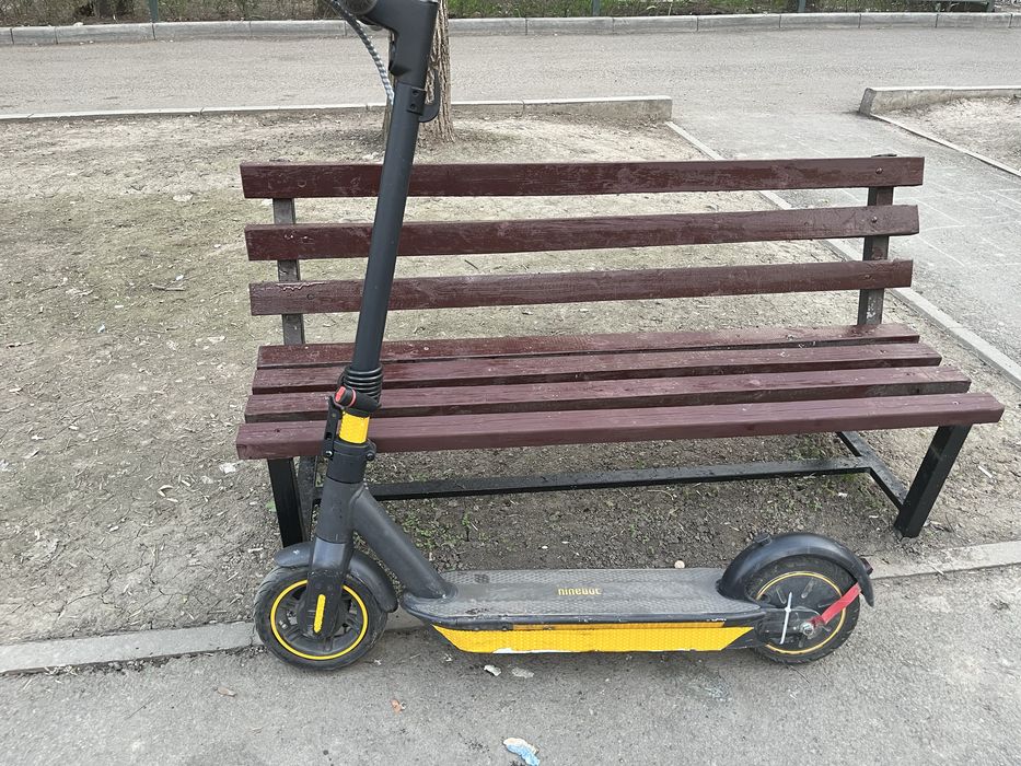 Ninebot g30 max.