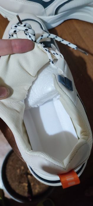 Продам  отличные кросовки