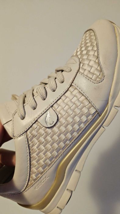 Geox alb, design impletit, marimea 37 EU, 7 US, 4UK