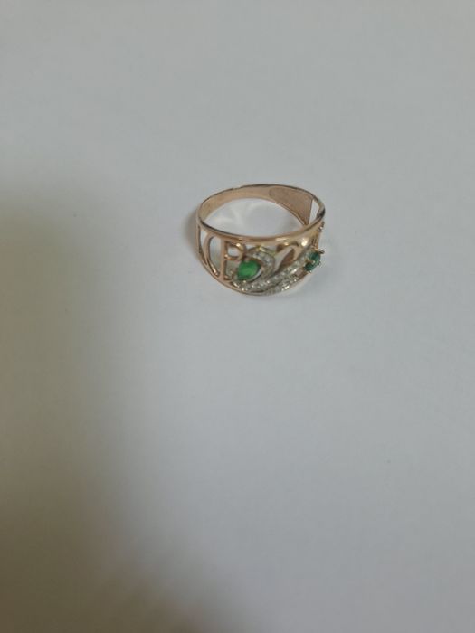 Продам срочно золотое кольцо