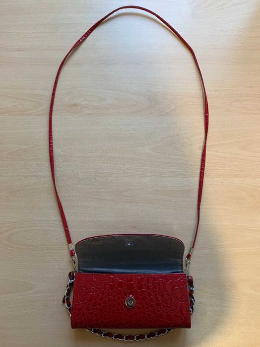 Официална лачена дамска чанта от еко кожа