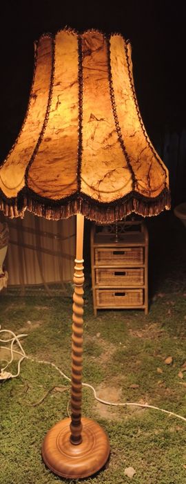 Lampadar  vintage lemn masiv, 3 picioare