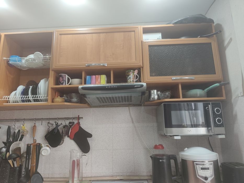 Продам кухонный гарнитур б/у недорого