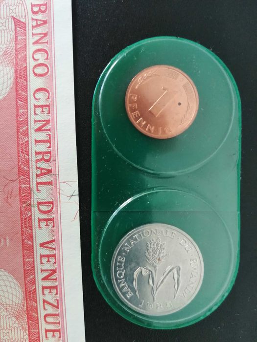 Lot de bancnote si monede colectie Venezuela Rwanda Polonia Uruguai