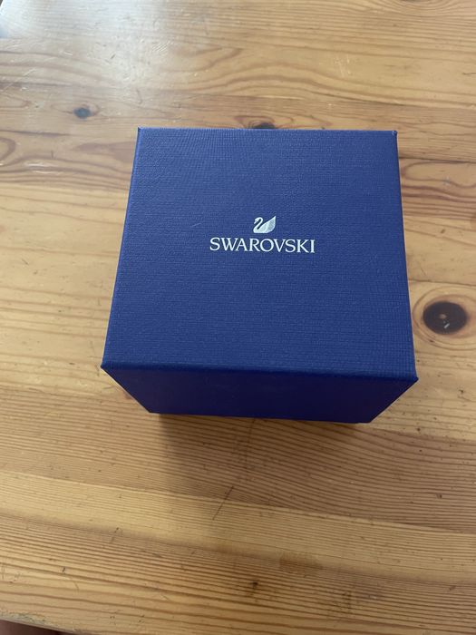 Часовник swarovski