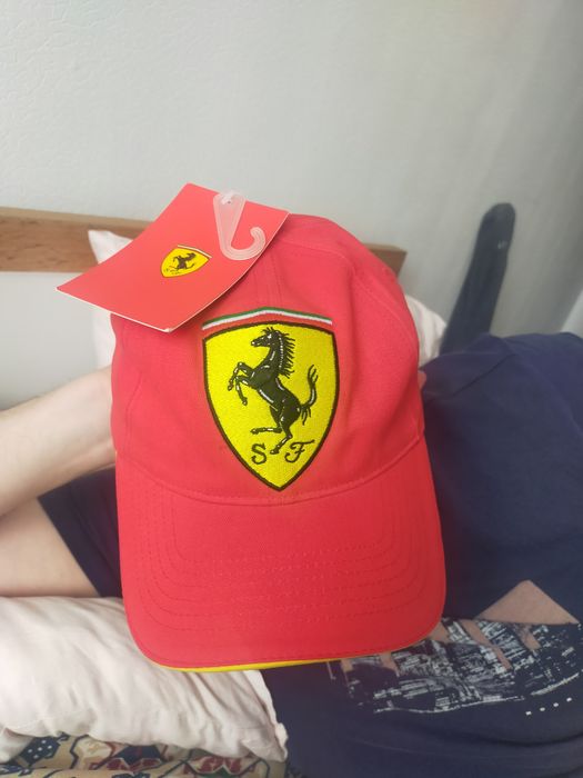 Продам кепку Феррари оригинал