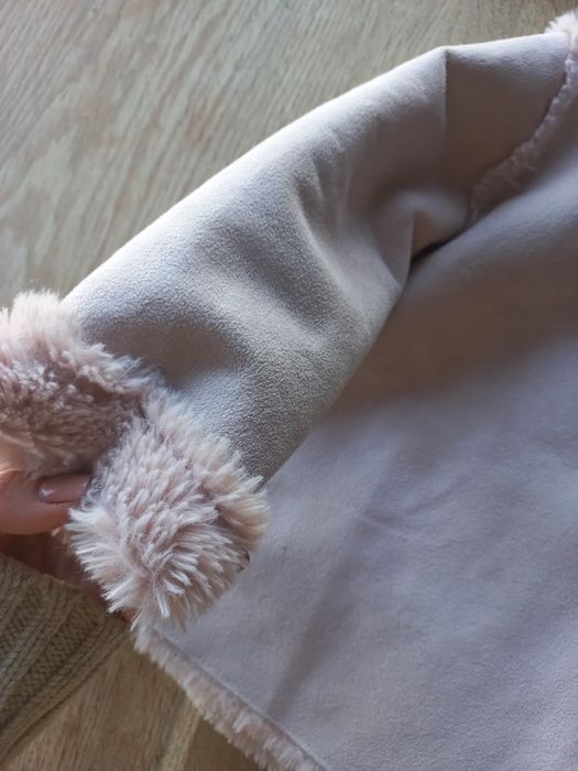 Детско велурено пухено розово яке размер 86