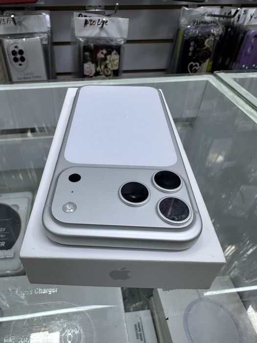IPhone 17 Pro Max 512 Silver sim 98%