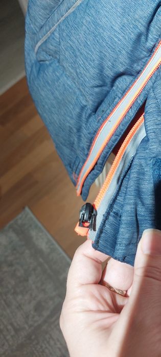 Продам подростковую куртку.