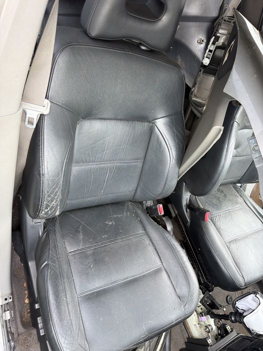 Кожен салон Nissan X-Trail T30 комплект предни и задни седалки