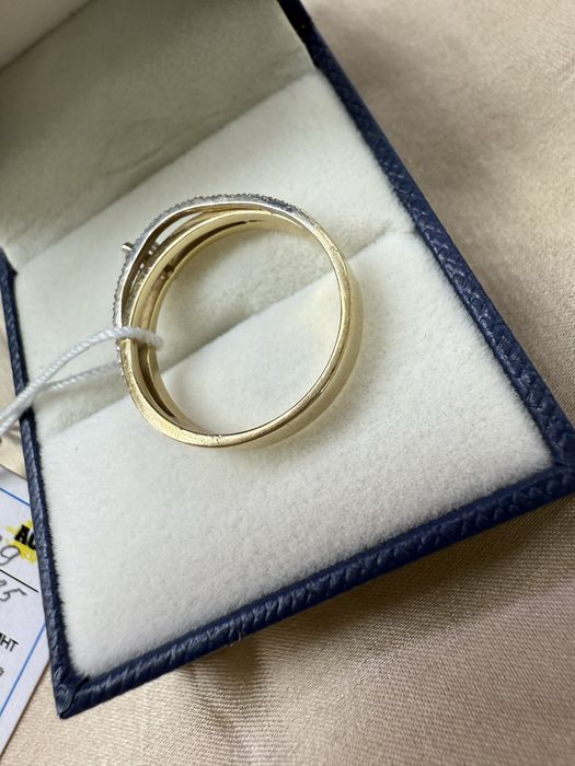 Золотое кольцо с бриллиантами