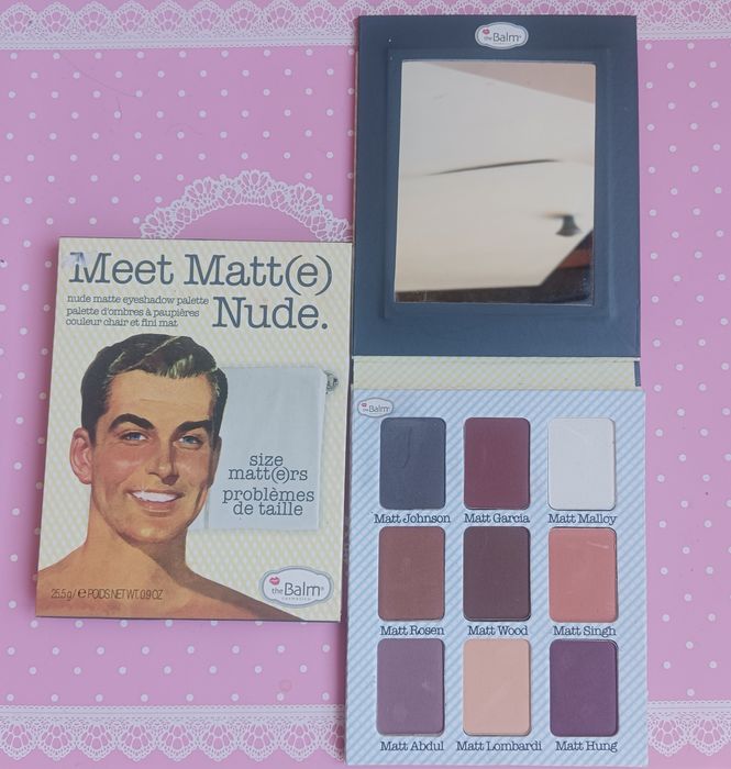 Палетка теней Huda Beauty