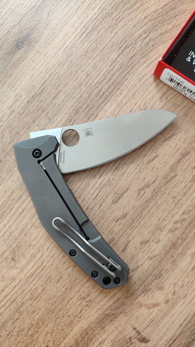 Продам Spyderco новые