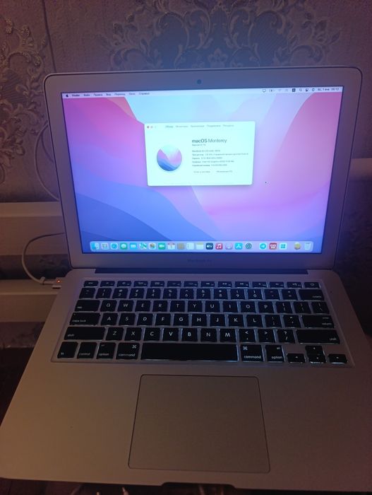 Noutbuk Macbook sotiladi