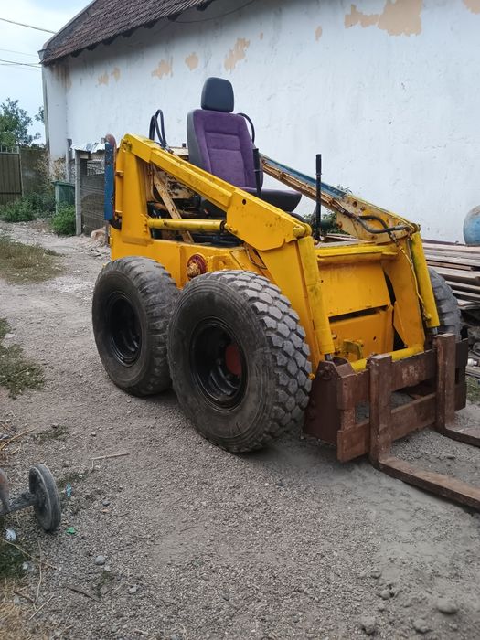 Miniincarcator bobcat de 3500 kg
