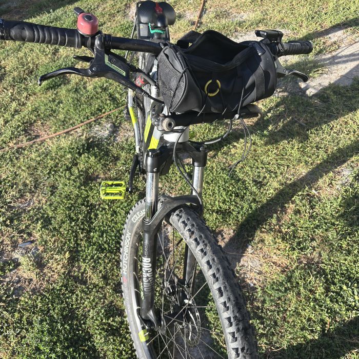 Schimb bicicleta sau vind bicicleta merge impecabil