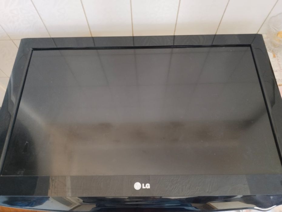 Продам телевизор LG