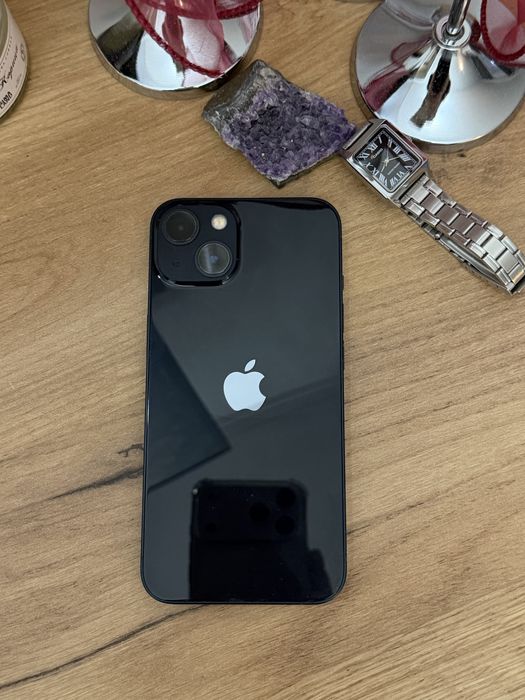 Продам Iphone 13