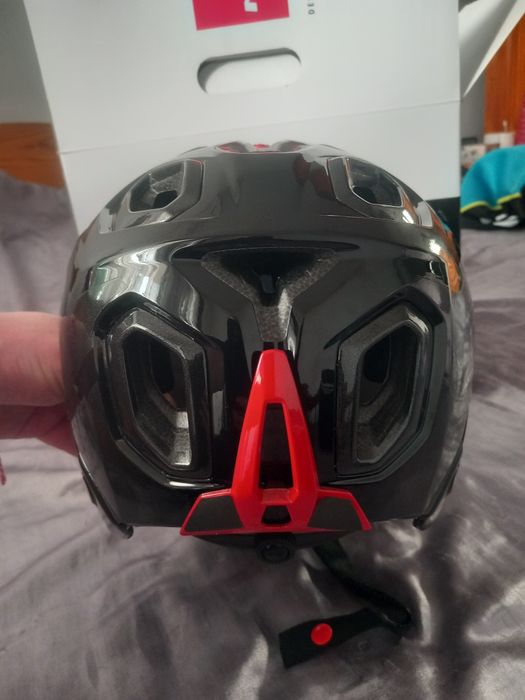 Каска MET PARACHUTE чисто нова